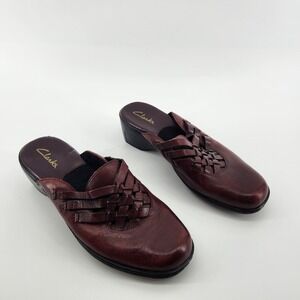 Clarks Leather‎ Woven Mule Clogs Size 8.5W Wide Width Burgundy Comfort Shoes
